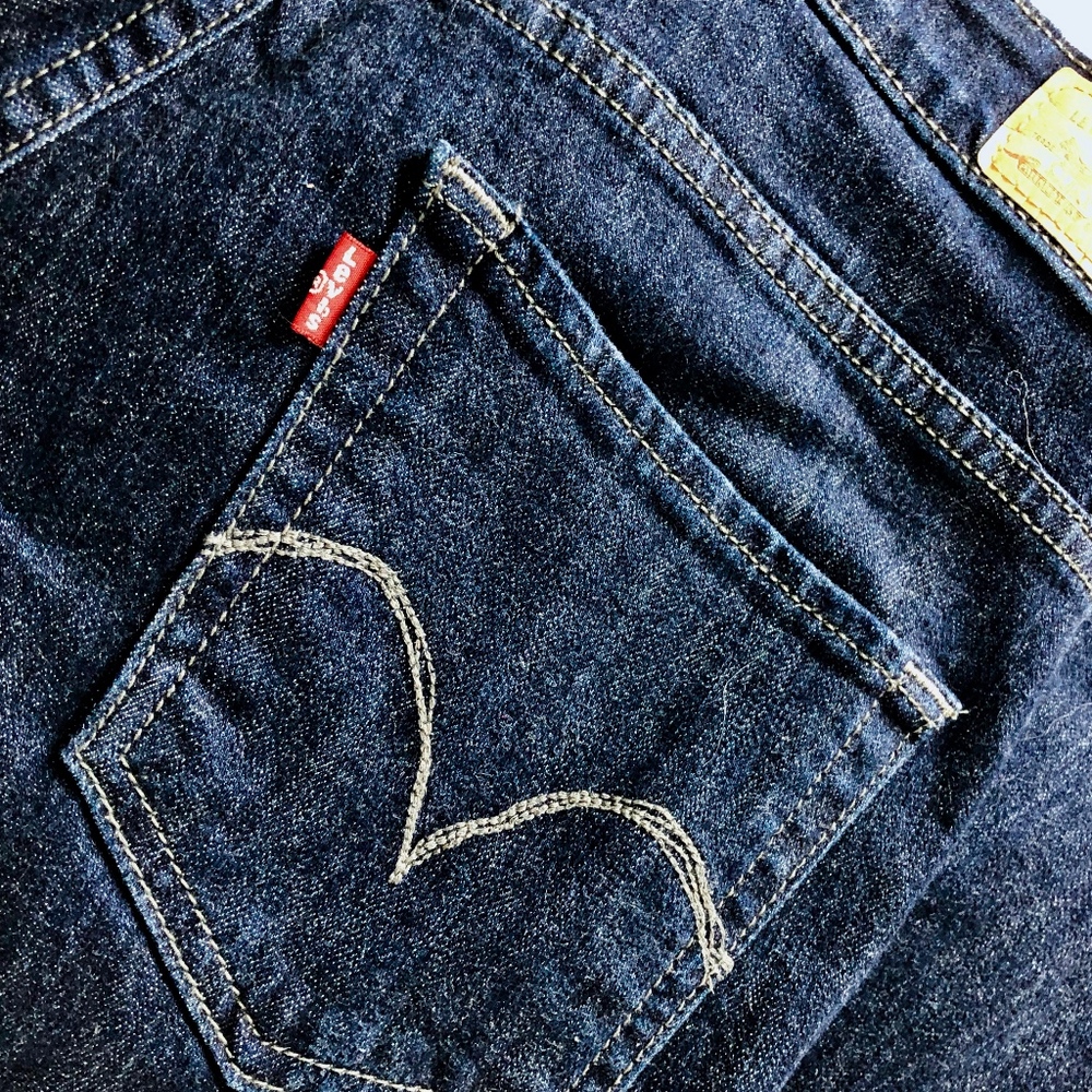 Levi's Mid Rise Skinny  Size 8M